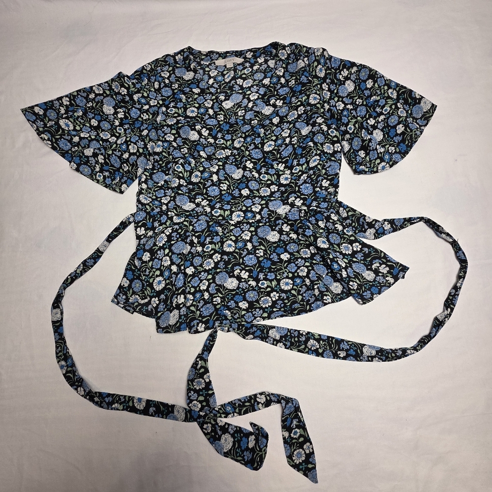 LOFT Peplum Wrap Floral Blouse Size M Feminine Flirty Business Casual Modern